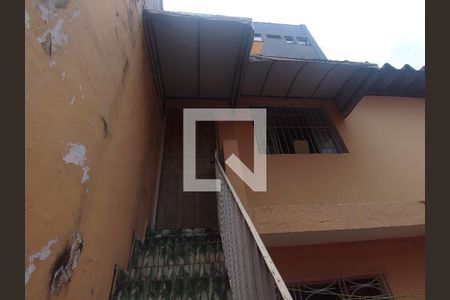 Casa à venda com 170m², 5 quartos e 2 vagasPorta da sala 