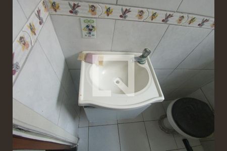 Casa à venda com 170m², 5 quartos e 2 vagasBanheiro