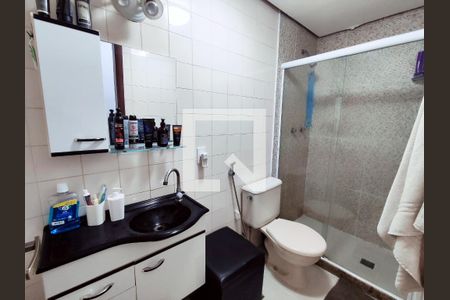 Apartamento à venda com 75m², 2 quartos e 1 vaga Apartamento à venda com 75m², 2 quartos e 1 vagaBanheiro Social