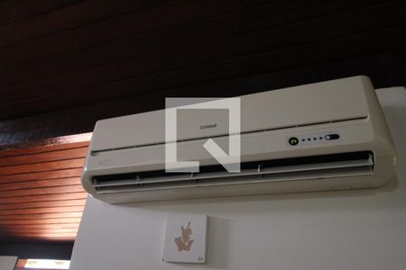 Casa de condomínio à venda com 336m², 3 quartos e 8 vagasSuíte