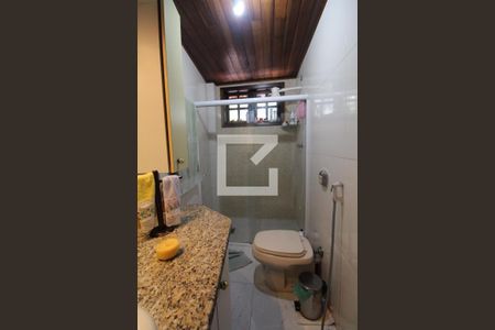Casa de condomínio à venda com 336m², 3 quartos e 8 vagasBanheiro Social