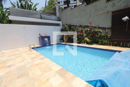 Casa de condomínio à venda com 336m², 3 quartos e 8 vagasPiscina