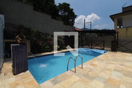 Casa de condomínio à venda com 336m², 3 quartos e 8 vagasPiscina