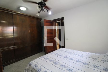 Casa de condomínio à venda com 336m², 3 quartos e 8 vagasQuarto 2