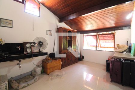 Casa de condomínio à venda com 336m², 3 quartos e 8 vagasSuíte