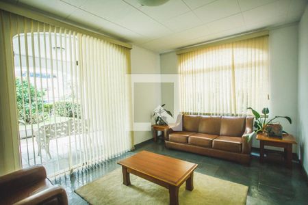 Apartamento à venda com 75m², 3 quartos e 1 vaga Apartamento à venda com 75m², 3 quartos e 1 vagaHall social