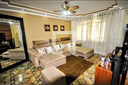 Casa à venda com 210m², 3 quartos e 4 vagas