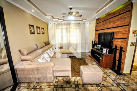 Casa à venda com 210m², 3 quartos e 4 vagas