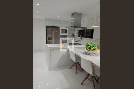 Casa à venda com 200m², 3 quartos e 4 vagas