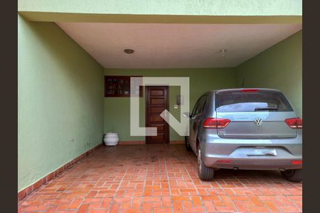 Casa à venda com 420m², 3 quartos e 4 vagas Casa à venda com 420m², 3 quartos e 4 vagasGaragem
