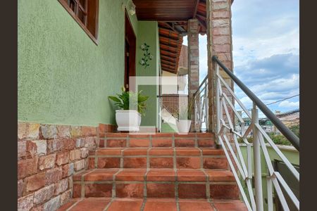 Casa à venda com 420m², 3 quartos e 4 vagas Casa à venda com 420m², 3 quartos e 4 vagasArea Externa