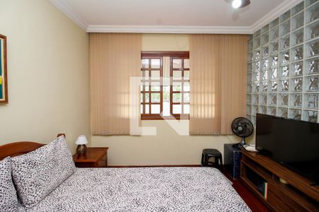 Casa à venda com 420m², 3 quartos e 4 vagas Casa à venda com 420m², 3 quartos e 4 vagasSuite