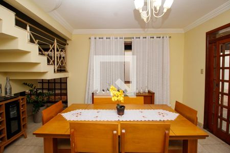 Casa à venda com 420m², 3 quartos e 4 vagas Casa à venda com 420m², 3 quartos e 4 vagasSala de Jantar