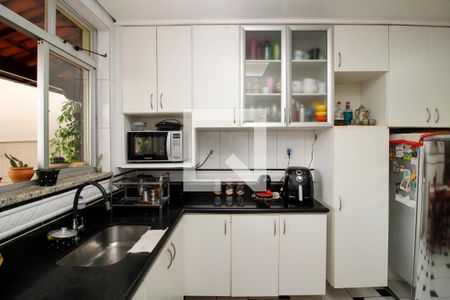 Casa à venda com 420m², 3 quartos e 4 vagas Casa à venda com 420m², 3 quartos e 4 vagasCozinha