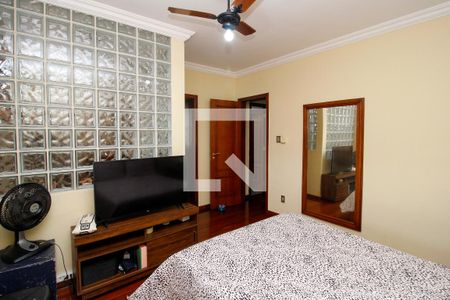 Casa à venda com 420m², 3 quartos e 4 vagas Casa à venda com 420m², 3 quartos e 4 vagasSuite
