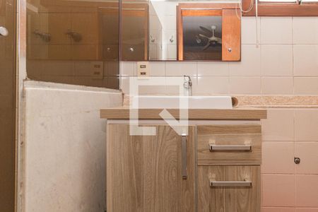Banheiro da Suíte de apartamento para alugar com 3 quartos, 102m² em Santana, Porto Alegre