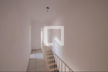 Casa à venda com 123m², 3 quartos e 2 vagas Casa à venda com 123m², 3 quartos e 2 vagasCorredor