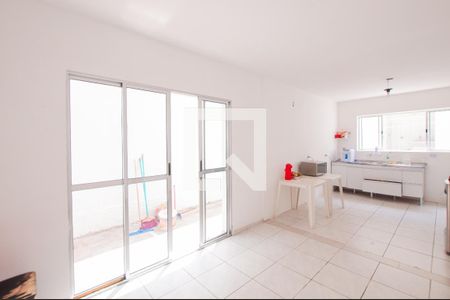 Casa à venda com 123m², 3 quartos e 2 vagas Casa à venda com 123m², 3 quartos e 2 vagasCozinha