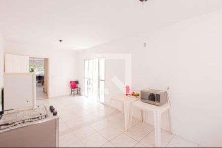 Casa à venda com 123m², 3 quartos e 2 vagas Casa à venda com 123m², 3 quartos e 2 vagasCozinha