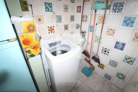 Casa à venda com 60m², 2 quartos e 1 vagaÁrea de Serviço