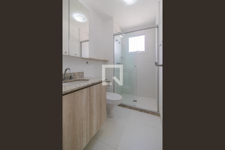 Banheiro de apartamento para alugar com 1 quarto, 40m² em Partenon, Porto Alegre