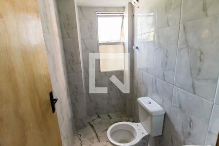 Banheiro  de apartamento para alugar com 2 quartos, 45m² em Jardim Catanduva, São Paulo