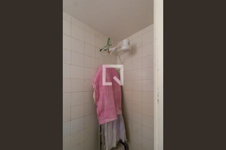 Apartamento à venda com 110m², 2 quartos e sem vaga Apartamento à venda com 110m², 2 quartos e sem vagaBanheiro de serviço