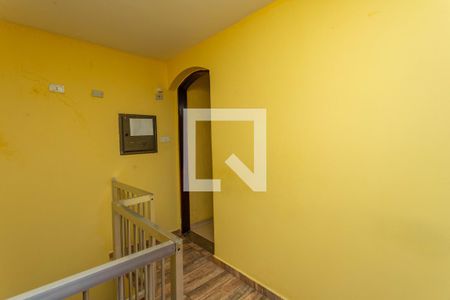 Casa à venda com 350m², 4 quartos e 2 vagas Casa à venda com 350m², 4 quartos e 2 vagasCloset / hall