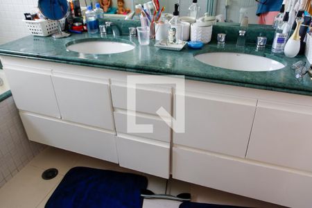 Apartamento para alugar com 181m², 3 quartos e 3 vagas Apartamento para alugar com 181m², 3 quartos e 3 vagasBanheiro da Suíte 1