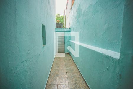 Casa à venda com 118m², 4 quartos e 2 vagas Casa à venda com 118m², 4 quartos e 2 vagasCorredor externo