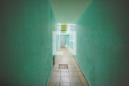 Casa à venda com 118m², 4 quartos e 2 vagas Casa à venda com 118m², 4 quartos e 2 vagasCorredor externo