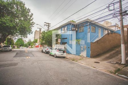 Casa à venda com 118m², 4 quartos e 2 vagas Casa à venda com 118m², 4 quartos e 2 vagasFachada