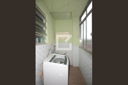 Apartamento à venda com 75m², 2 quartos e 1 vagaÁrea de Serviço