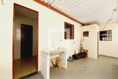 Casa à venda com 319m², 4 quartos e 5 vagasÁrea de Serviço