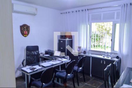 Casa à venda com 650m², 5 quartos e 5 vagas Casa à venda com 650m², 5 quartos e 5 vagasQuarto 2