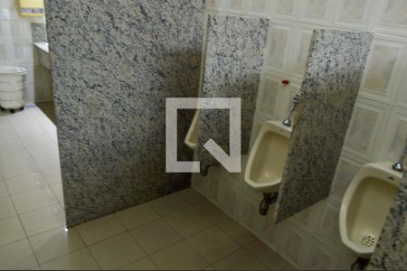 Casa à venda com 650m², 5 quartos e 5 vagas Casa à venda com 650m², 5 quartos e 5 vagasBanheiro 2- Salão de Festas