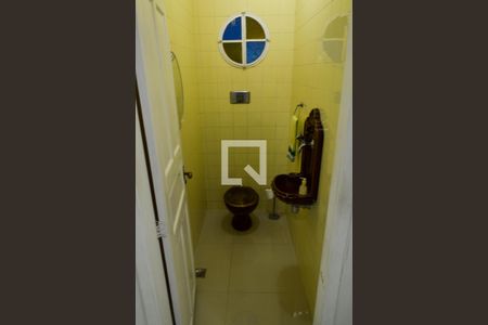 Casa à venda com 650m², 5 quartos e 5 vagas Casa à venda com 650m², 5 quartos e 5 vagasLavabo