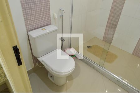 Casa à venda com 650m², 5 quartos e 5 vagas Casa à venda com 650m², 5 quartos e 5 vagasBanheiro da Suíte 1