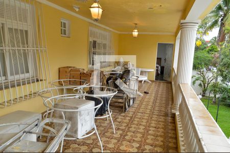 Casa à venda com 650m², 5 quartos e 5 vagas Casa à venda com 650m², 5 quartos e 5 vagasVaranda 2