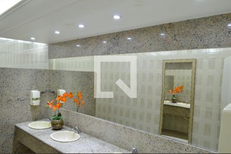 Casa à venda com 650m², 5 quartos e 5 vagas Casa à venda com 650m², 5 quartos e 5 vagasBanheiro 1 - Salão de Festas