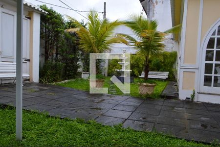 Casa à venda com 650m², 5 quartos e 5 vagas Casa à venda com 650m², 5 quartos e 5 vagasQuintal