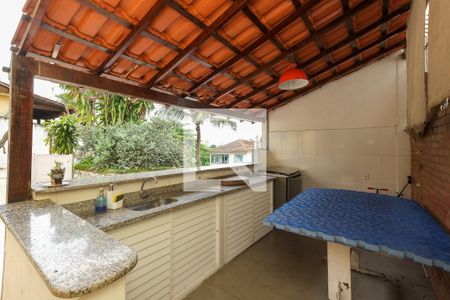 Casa à venda com 130m², 4 quartos e 1 vaga Casa à venda com 130m², 4 quartos e 1 vagaEspaço Gourmet