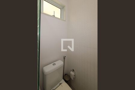 Casa à venda com 130m², 4 quartos e 1 vaga Casa à venda com 130m², 4 quartos e 1 vagaBanheiro Corredor