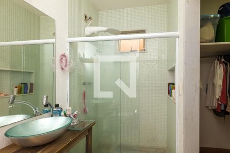 Casa à venda com 130m², 4 quartos e 1 vaga Casa à venda com 130m², 4 quartos e 1 vagaBanheiro da Suíte