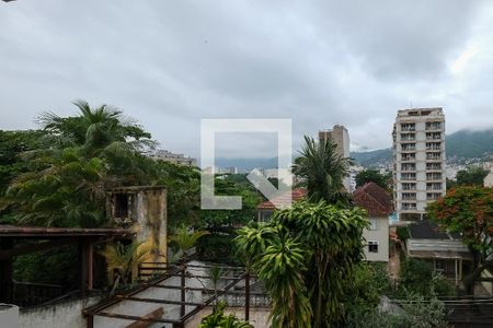 Casa à venda com 130m², 4 quartos e 1 vaga Casa à venda com 130m², 4 quartos e 1 vagaVista da Sacada