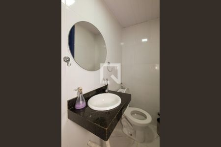 Casa à venda com 130m², 4 quartos e 1 vaga Casa à venda com 130m², 4 quartos e 1 vagaBanheiro de serviço