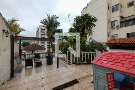 Casa à venda com 130m², 4 quartos e 1 vaga Casa à venda com 130m², 4 quartos e 1 vagaQuintal