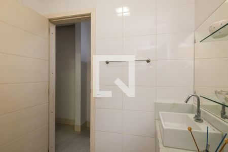 Casa à venda com 130m², 4 quartos e 1 vaga Casa à venda com 130m², 4 quartos e 1 vagaBanheiro Corredor