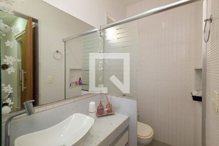 Casa à venda com 130m², 4 quartos e 1 vaga Casa à venda com 130m², 4 quartos e 1 vagaBanheiro Corredor