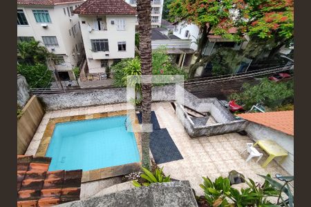 Casa à venda com 130m², 4 quartos e 1 vaga Casa à venda com 130m², 4 quartos e 1 vagaPiscina